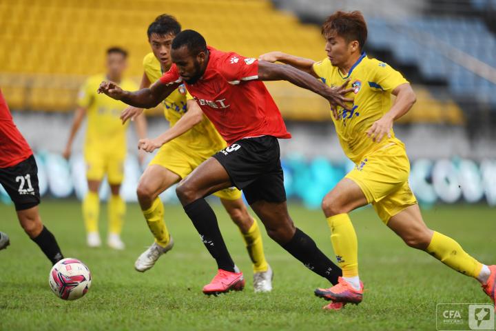 里程碑夜！成都蓉城调整名单，荷甲今晨刷纪录，气氛紧张，更衣室氛围转暖 