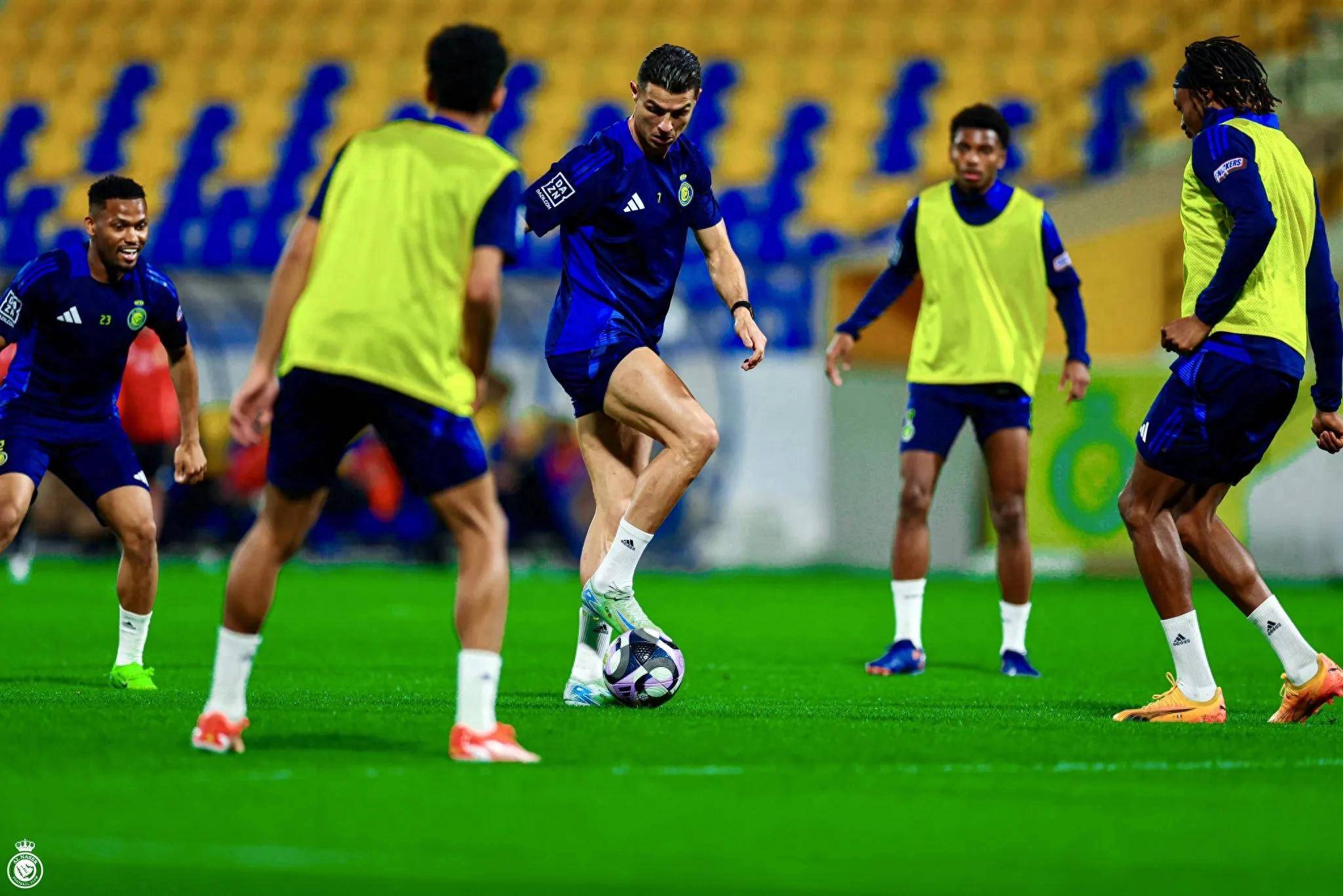 亚冠加时末段再迎强敌,马赛迎来里程碑,主帅态度:媒体盛赞,年轻球员得到机会的简单介绍 亚冠加时末段再迎强敌,马赛迎来里程碑,主帅态度:媒体盛赞,年轻球员得到机会的简单介绍