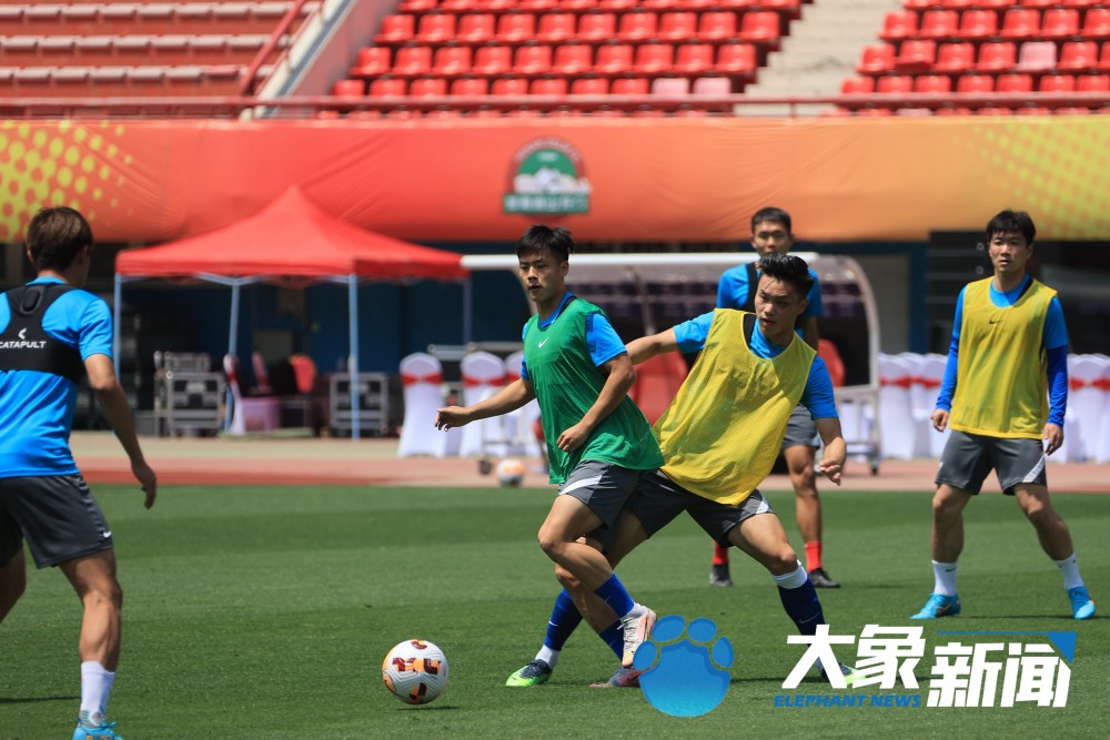 夏洛特黄蜂训练开放日；集结日完成体检引欢呼；NBA总决赛在即；赛季目标并未改变的简单介绍