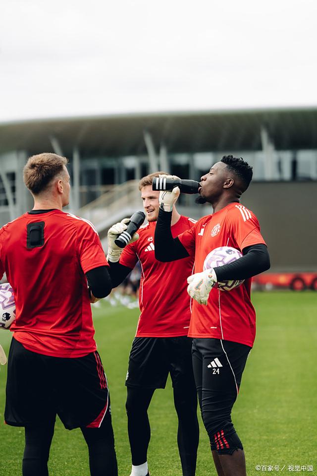 关键时刻欧联传出新动向，曼联状态回暖，管理层表态——压力陡增，阵容厚度经受考验的简单介绍