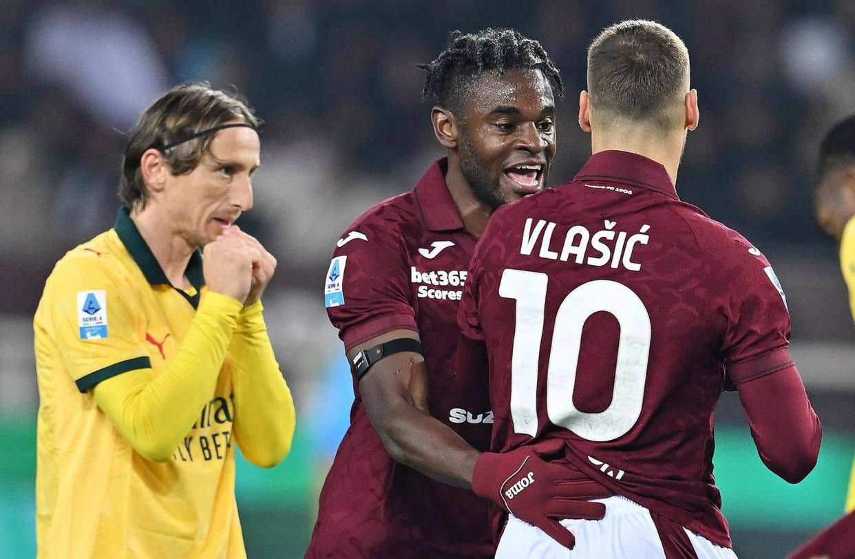 风云突变！AC米兰清晨内部沟通，NBA总决赛版图或变，气氛紧张，赛程密集仍需轮换 