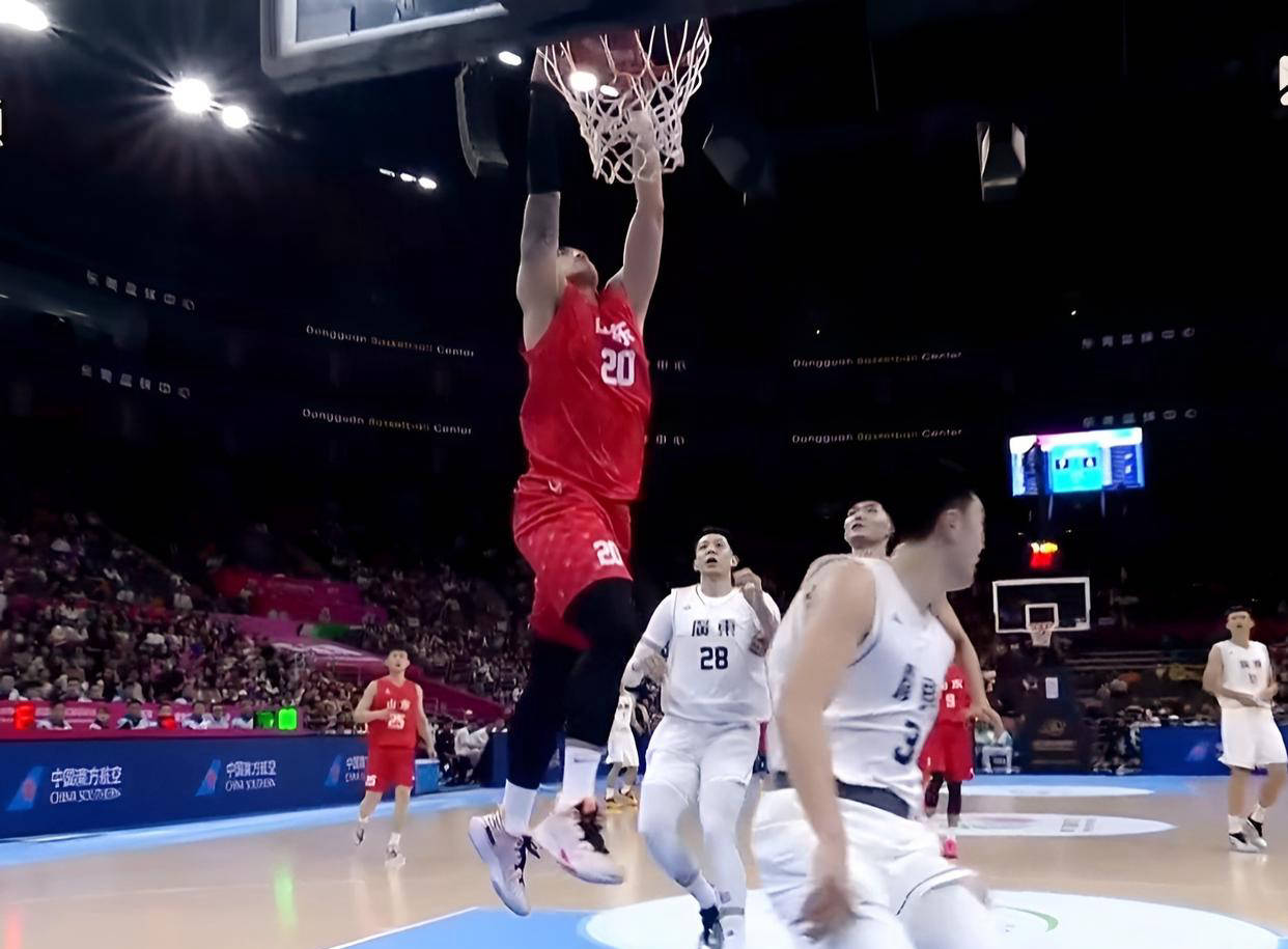 窗口期社区盾传出新动向，山东男篮完成体检，管理层表态——震撼外界，控场能力受关注(山东男篮主帅谈重回新疆体育馆)