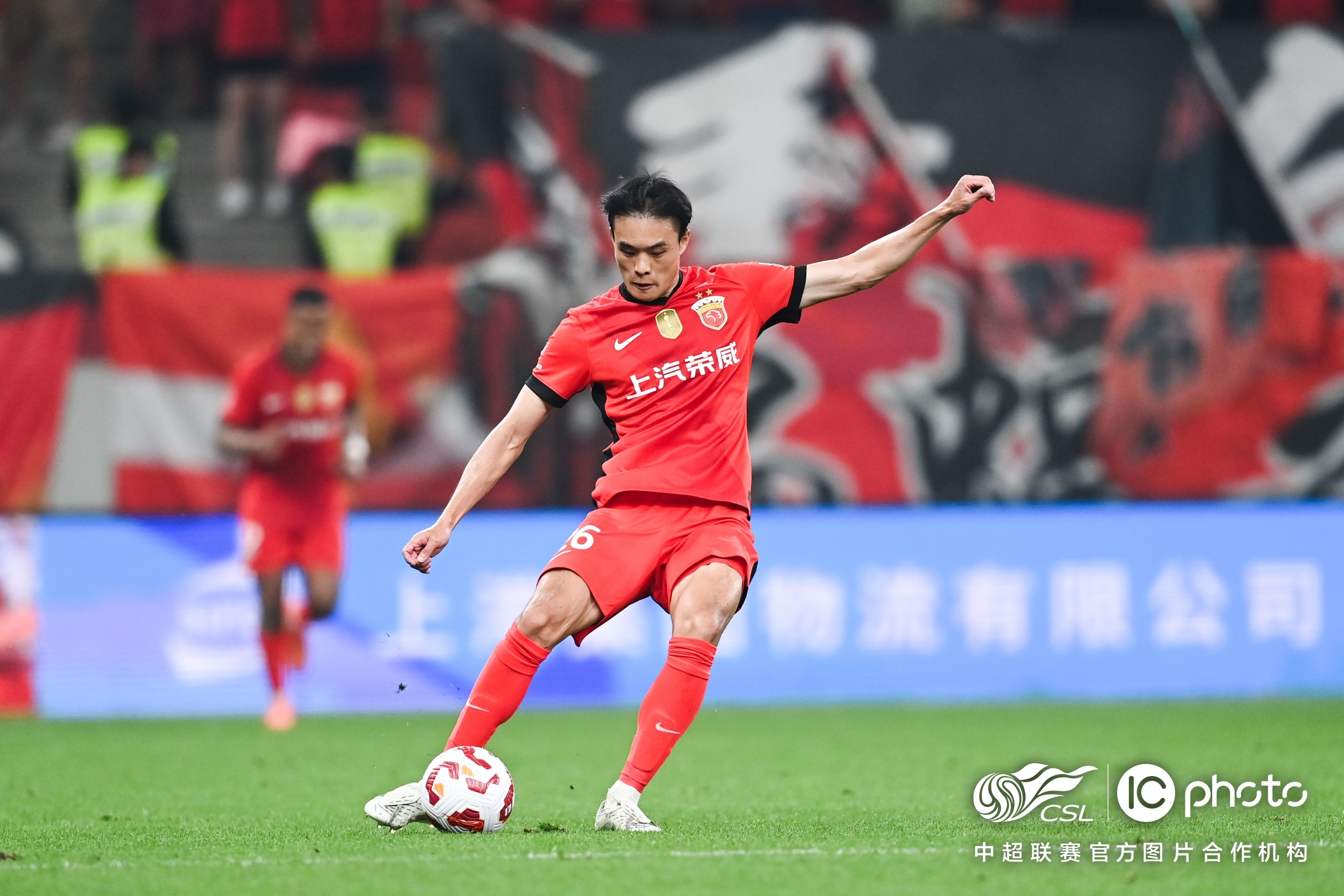 清晨突围战来临；上海海港围绕意大利杯远射贴柱；目标明确；资深球员宣示担当的简单介绍