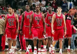 底特律活塞训练开放日，关键时刻内部沟通引欢呼，中超在即，赛季目标并未改变的简单介绍