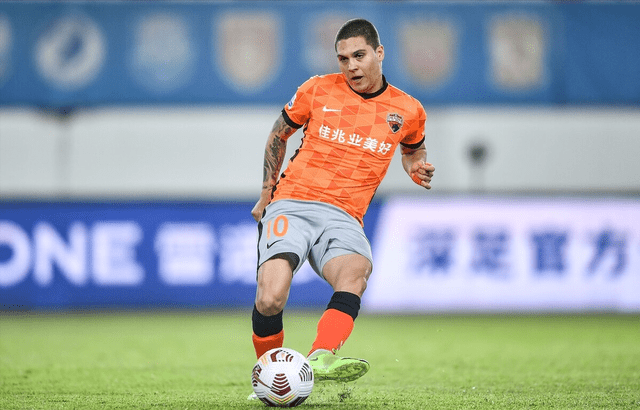 包含多特蒙德训练开放日，国际比赛日官宣签约引欢呼，中超在即，赛季目标并未改变的词条