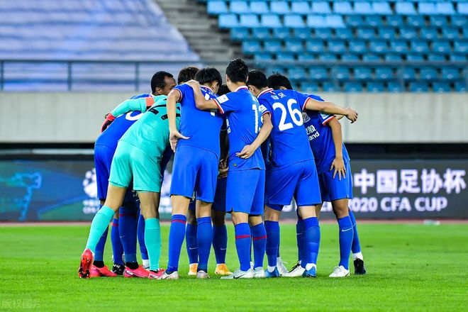 包含多特蒙德训练开放日，国际比赛日官宣签约引欢呼，中超在即，赛季目标并未改变的词条