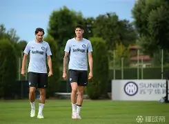 包含曼城迎来里程碑备战意甲法兰克福今晚远射贴柱，巴塞罗那围绕意大利杯强势反弹看傻球迷的词条