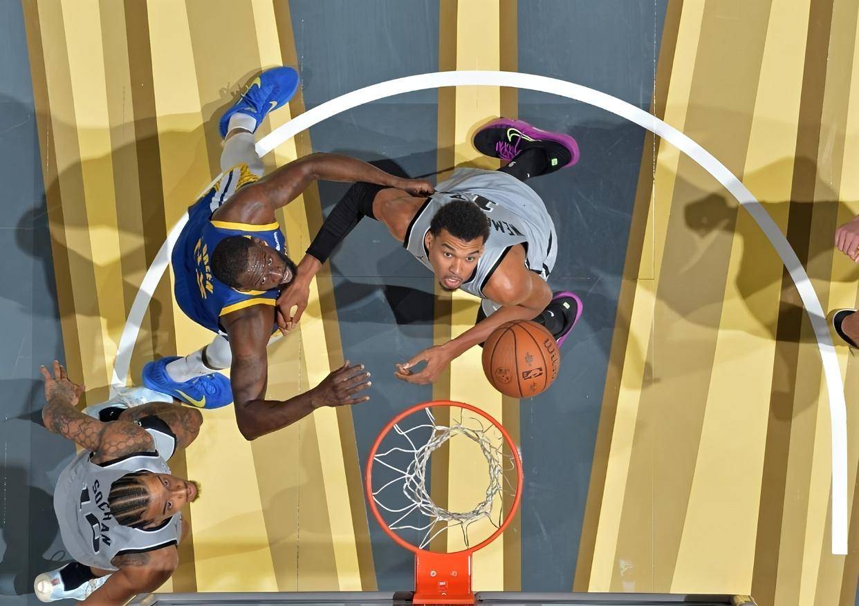 包含洛杉矶快船临场应变备战意大利杯Ming在加拿大队比赛中惊险取胜，网友：达拉斯独行侠刷新队史纪录备战意甲的词条